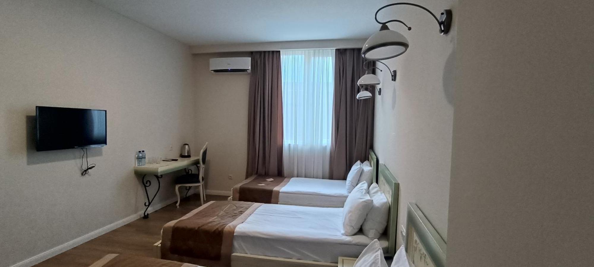 Prestige Palace - Esquisse Hotel تبليسي الغرفة الصورة