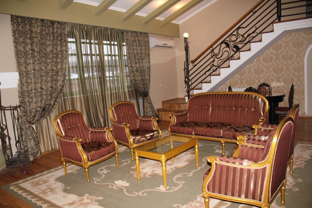 Prestige Palace - Esquisse Hotel تبليسي الغرفة الصورة