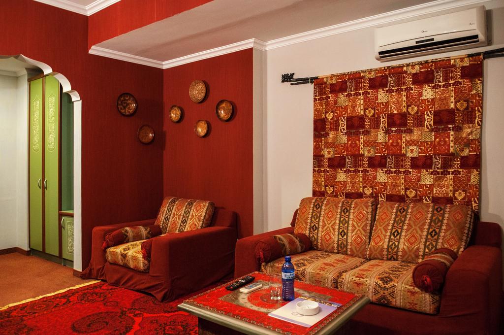 Prestige Palace - Esquisse Hotel تبليسي المظهر الخارجي الصورة